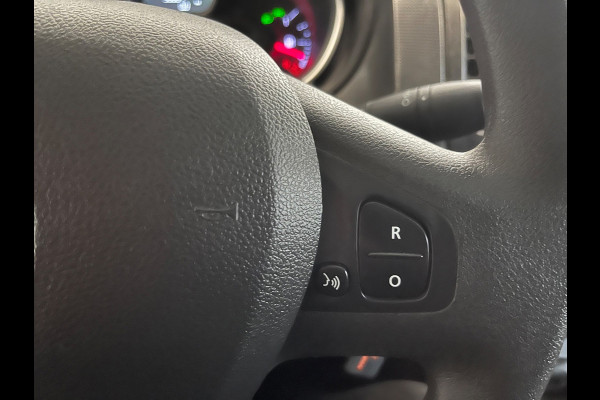 Renault Trafic Met Laadklep! 2.0 dCi 120 T29 L2H1 Comfort 3Persoons, Airco Navigatie Cruisecontrol NEDERLANDSE BUS! RIJKLAARPRIJS!