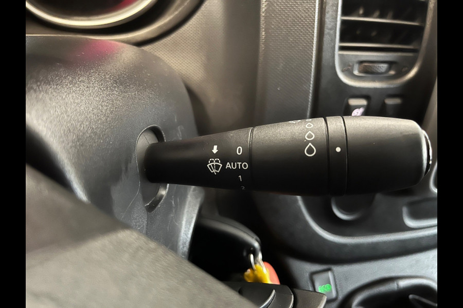 Renault Trafic Met Laadklep! 2.0 dCi 120 T29 L2H1 Comfort 3Persoons, Airco Navigatie Cruisecontrol NEDERLANDSE BUS! RIJKLAARPRIJS!
