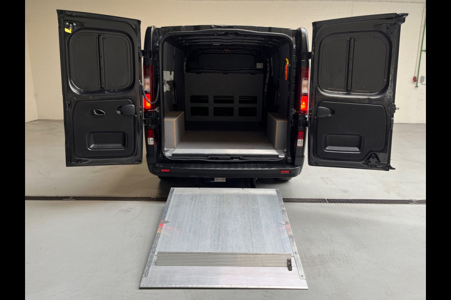 Renault Trafic Met Laadklep! 2.0 dCi 120 T29 L2H1 Comfort 3Persoons, Airco Navigatie Cruisecontrol NEDERLANDSE BUS! RIJKLAARPRIJS!