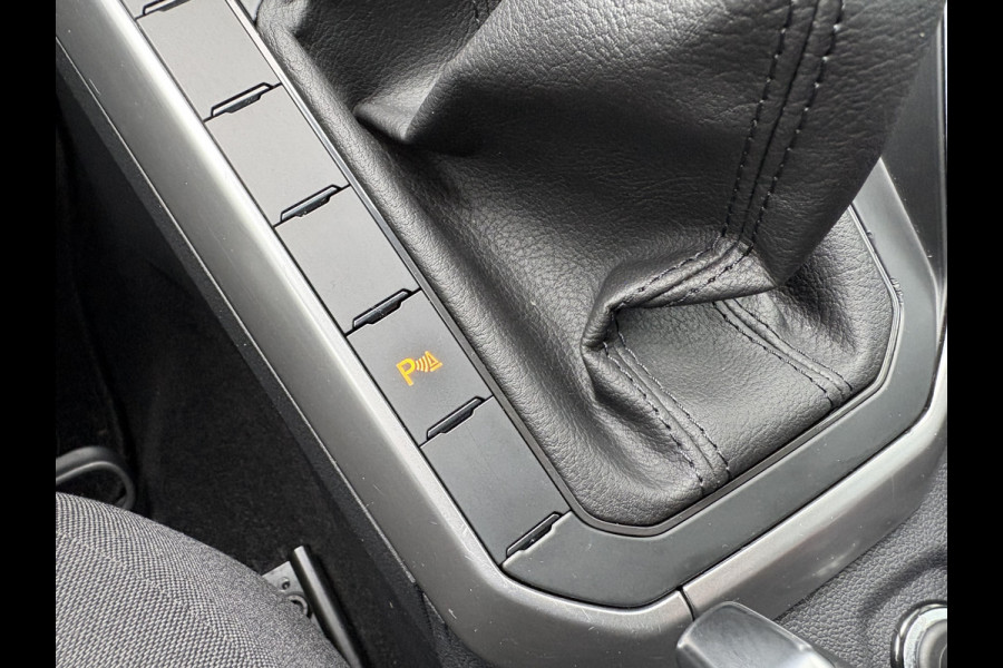 Volkswagen Polo 1.0 TSI Life Business 5-drs. VIRTUAL/CLIMA/ADAPT.CRUISE/NAVI/CARPLAY/PDC/WINTERPACK