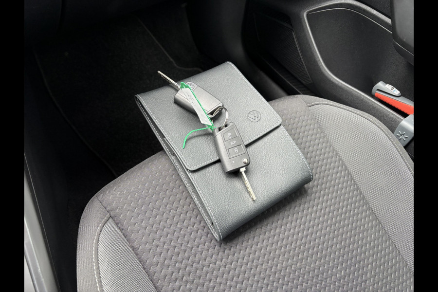 Volkswagen Polo 1.0 TSI Life Business 5-drs. VIRTUAL/CLIMA/ADAPT.CRUISE/NAVI/CARPLAY/PDC/WINTERPACK