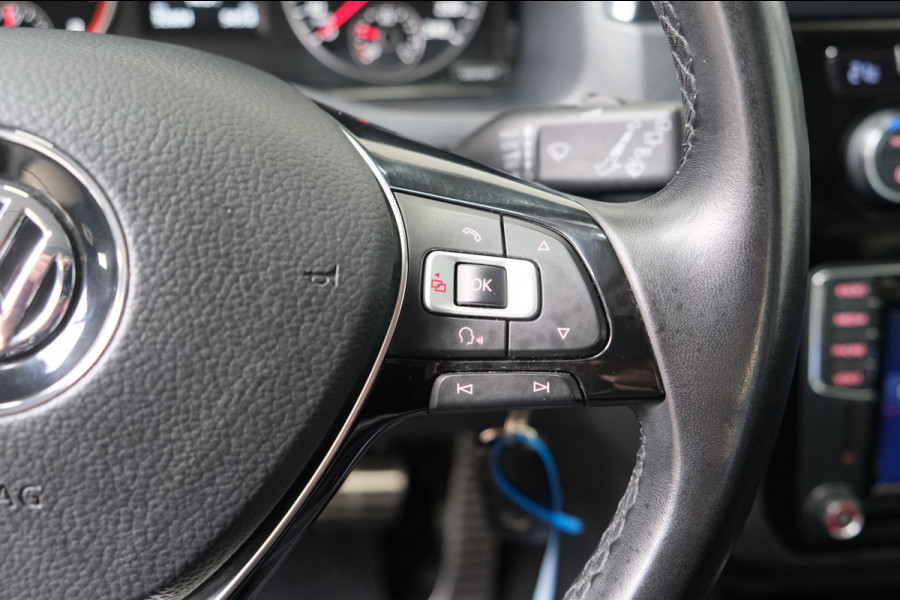 Volkswagen Caddy 1.4 TSI Highline Automaat - Airco, Cruise, Navi, Stoelverwarming, Camera, Trekhaak.