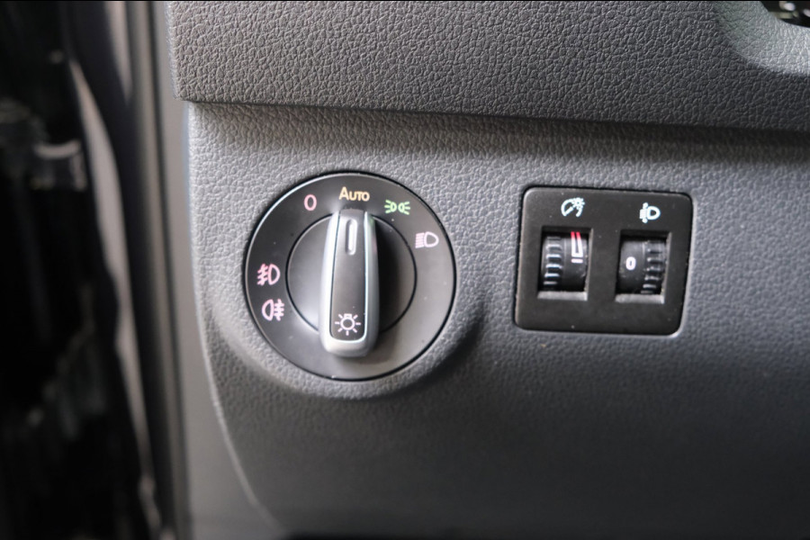 Volkswagen Caddy 1.4 TSI Highline Automaat - Airco, Cruise, Navi, Stoelverwarming, Camera, Trekhaak.