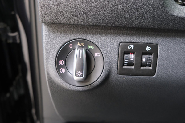 Volkswagen Caddy 1.4 TSI Highline Automaat - Airco, Cruise, Navi, Stoelverwarming, Camera, Trekhaak.