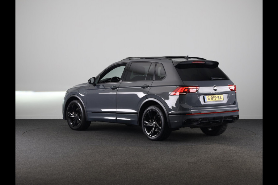 Volkswagen Tiguan 1.4 TSI eHybrid R-Line Business+ 245 pk Automaat (DSG) | Verlengde garantie | Navigatie | Panoramadak | Trekhaak (afneembaar) | Parkeersensoren (Park assist) | Achteruitrijcamera | Stoelverwarming |