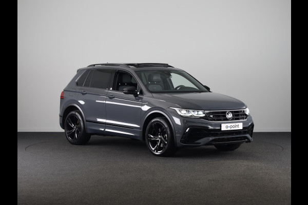 Volkswagen Tiguan 1.4 TSI eHybrid R-Line Business+ 245 pk Automaat (DSG) | Verlengde garantie | Navigatie | Panoramadak | Trekhaak (afneembaar) | Parkeersensoren (Park assist) | Achteruitrijcamera | Stoelverwarming |