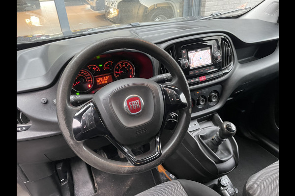 Fiat Doblò Cargo 1.6 MJ L2H1 Maxi Airco - Achteruitrijcamera - Navigatie - Cruise control - 3 zitplaatsen - Zijschuifdeur rechts - Tussenschot volledig - Elektrische ramen voor - Bluetooth - Stuur multifunctioneel - Radio