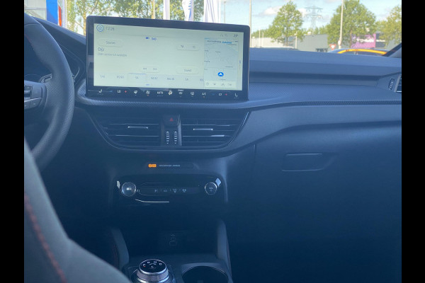 Ford Kuga 2.5 PHEV ST-Line 243 pk | Driver Assistance Pack | Wegklapbare trekhaak | 2.100 kg trekgewicht! | Winterpakket | 19 inch Licht metalen Velgen | €6.000,- prijsvoordeel!