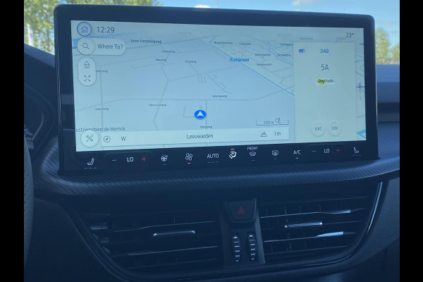 Ford Kuga 2.5 PHEV ST-Line 243 pk | Driver Assistance Pack | Wegklapbare trekhaak | 2.100 kg trekgewicht! | Winterpakket | 19 inch Licht metalen Velgen | €6.000,- prijsvoordeel!