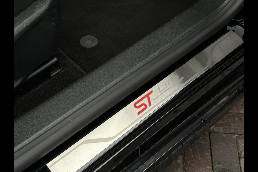 Ford FOCUS Wagon 1.0 EcoBoost ST Line Automaat Stoelverwarming Stuurverwarming