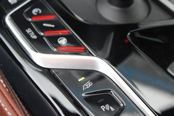 BMW M5 4.4 V8 600pk | B&W | 360 | Carbon| ACC | HUD | Soft Close