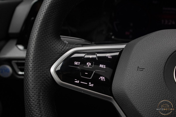 Volkswagen Golf 2.0 TSI GTI Pano Memory IQ Lights Harman Kardon