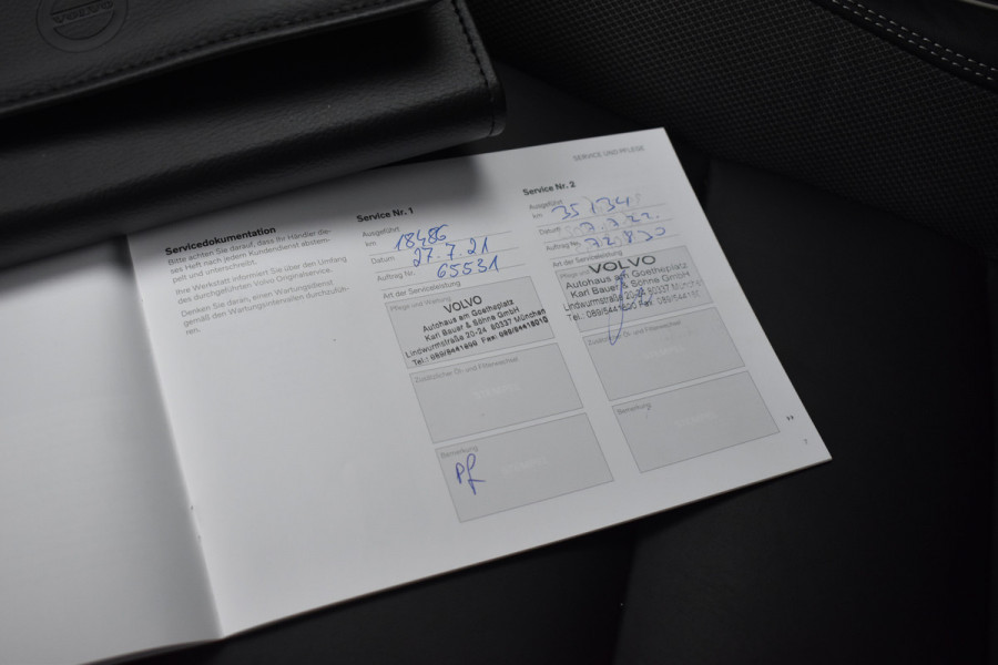 Volvo XC60 2.0 Recharge T8 AWD R-Design | Panorama | Elek. Trekhaak | Stoelverwarming voor + achter | Stuurverwarming |