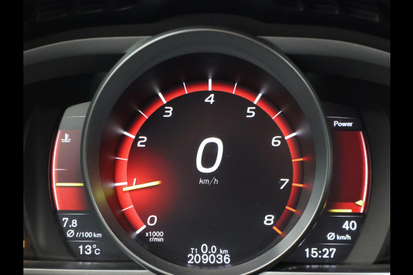 Volvo V40 2.0 T4 190 PK R-DESIGN SPORT + AFN. TREKHAAK | LED | SPORTSTOELEN | STOELVERW.