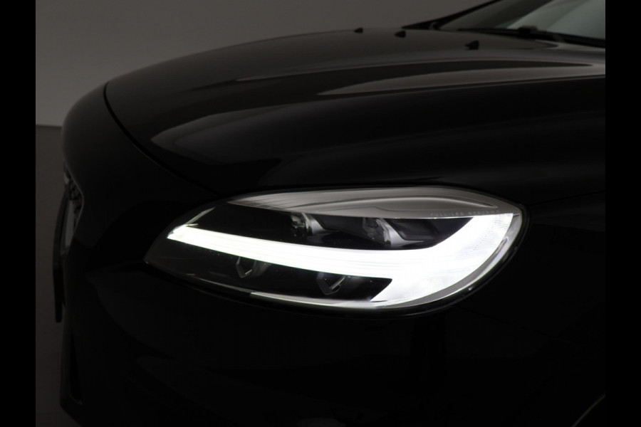 Volvo V40 2.0 T4 190 PK R-DESIGN SPORT + AFN. TREKHAAK | LED | SPORTSTOELEN | STOELVERW.