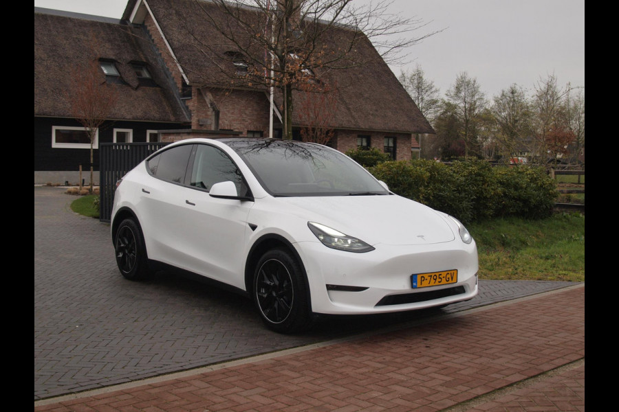 Tesla Model Y Long Range AWD 75 kWh NL-Auto | Panoramadak | 360 Camera | Full Self Driving Computer 3 | Apple Carplay |