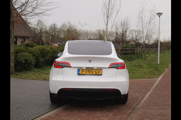 Tesla Model Y Long Range AWD 75 kWh NL-Auto | Panoramadak | 360 Camera | Full Self Driving Computer 3 | Apple Carplay |