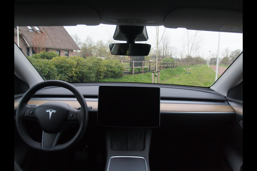 Tesla Model Y Long Range AWD 75 kWh NL-Auto | Panoramadak | 360 Camera | Full Self Driving Computer 3 | Apple Carplay |