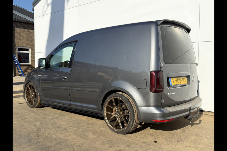 Volkswagen Caddy 2.0 TDI 102PK L1H1 19 inch Airco Cruise Control Carplay Trekhaak Maxton Design parts Navigatie Parkeersensoren