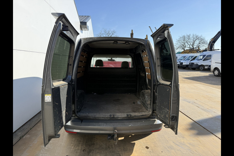 Volkswagen Caddy 2.0 TDI 102PK L1H1 19 inch Airco Cruise Control Carplay Trekhaak Maxton Design parts Navigatie Parkeersensoren