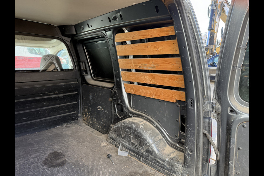 Volkswagen Caddy 2.0 TDI 102PK L1H1 19 inch Airco Cruise Control Carplay Trekhaak Maxton Design parts Navigatie Parkeersensoren