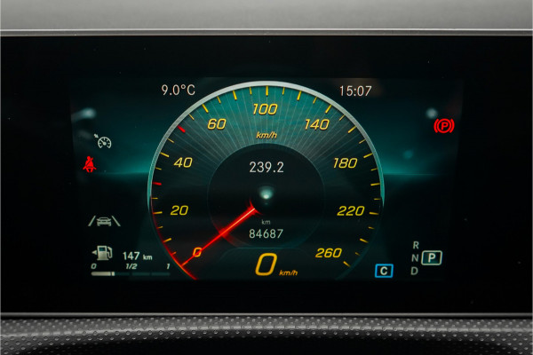 Mercedes-Benz A-Klasse 180 Business Solution AMG Camera CarPlay Black Pack 18"