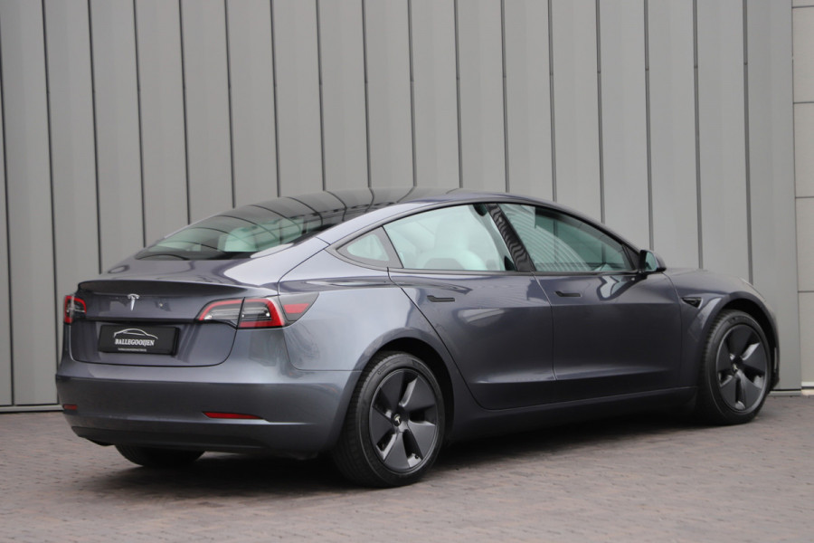 Tesla Model 3 RWD Plus 60 kWh | 283PK | Panoramadak | Stoel/Stuurverw. | Autopilot | Led | Standkachel | 2022.