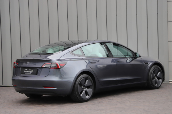 Tesla Model 3 RWD Plus 60 kWh | 283PK | Panoramadak | Stoel/Stuurverw. | Autopilot | Led | Standkachel | 2022.