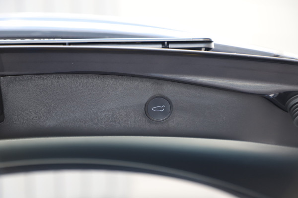 Tesla Model 3 RWD Plus 60 kWh | 283PK | Panoramadak | Stoel/Stuurverw. | Autopilot | Led | Standkachel | 2022.