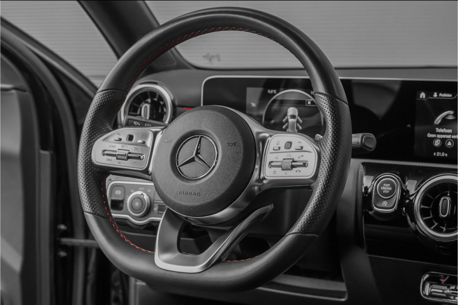 Mercedes-Benz A-Klasse 180 Business Solution AMG Camera CarPlay Black Pack 18"