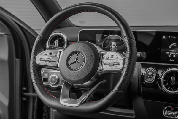 Mercedes-Benz A-Klasse 180 Business Solution AMG Camera CarPlay Black Pack 18"