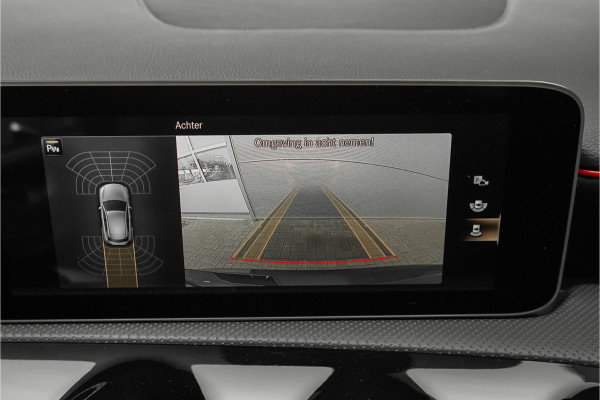 Mercedes-Benz A-Klasse 180 Business Solution AMG Camera CarPlay Black Pack 18"