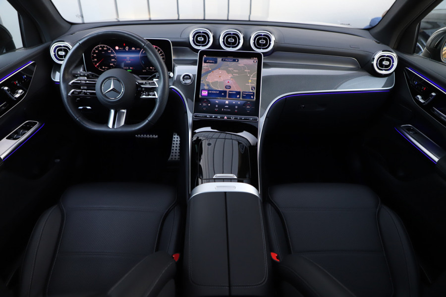 Mercedes-Benz GLC 300e AMG 4-Matic | 313PK | Massage | Keyless-go | Sfeerverlichting | Pano | Distronic+ | Stuurwielverw. | Stoelkoeling | 2024.