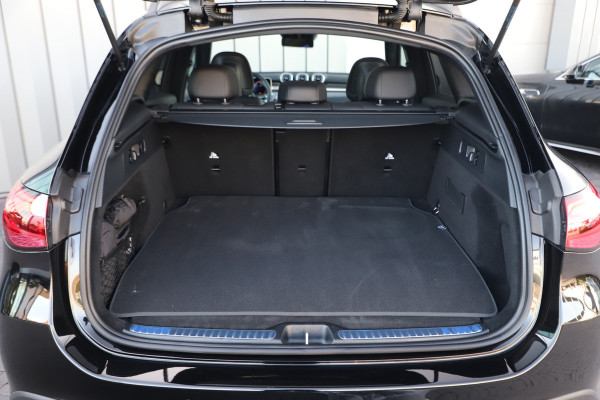 Mercedes-Benz GLC 300e AMG 4-Matic | 313PK | Massage | Keyless-go | Sfeerverlichting | Pano | Distronic+ | Stuurwielverw. | Stoelkoeling | 2024.