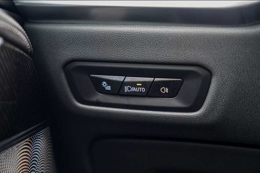 BMW X5 XDrive50e | Luchtvering | Bowers&Wilkins | Stoelverkoeling | Massage | 360 | Stuurwielverwarming | AR | Head Up Display