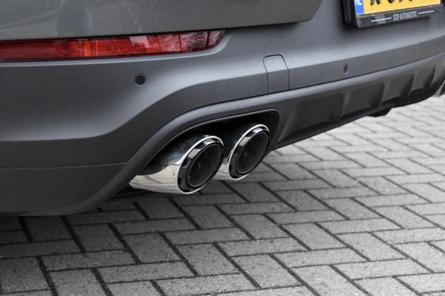 Porsche Cayenne 3.0 E-Hybrid 470pk Sport Chrono | Pano | Matrix | ACC | 21'' Wielen | Bose | Trekhaak | Orig. NL |