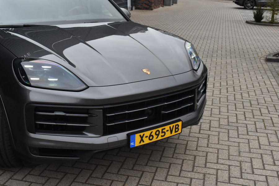 Porsche Cayenne 3.0 E-Hybrid 470pk Sport Chrono | Pano | Matrix | ACC | 21'' Wielen | Bose | Trekhaak | Orig. NL |