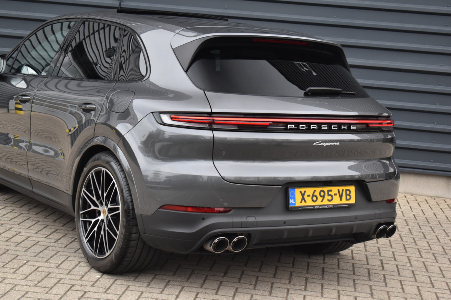 Porsche Cayenne 3.0 E-Hybrid 470pk Sport Chrono | Pano | Matrix | ACC | 21'' Wielen | Bose | Trekhaak | Orig. NL |