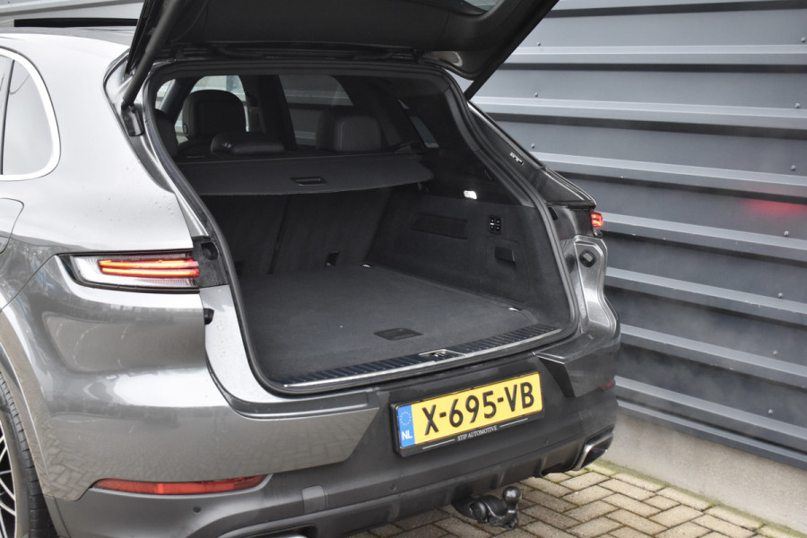 Porsche Cayenne 3.0 E-Hybrid 470pk Sport Chrono | Pano | Matrix | ACC | 21'' Wielen | Bose | Trekhaak | Orig. NL |