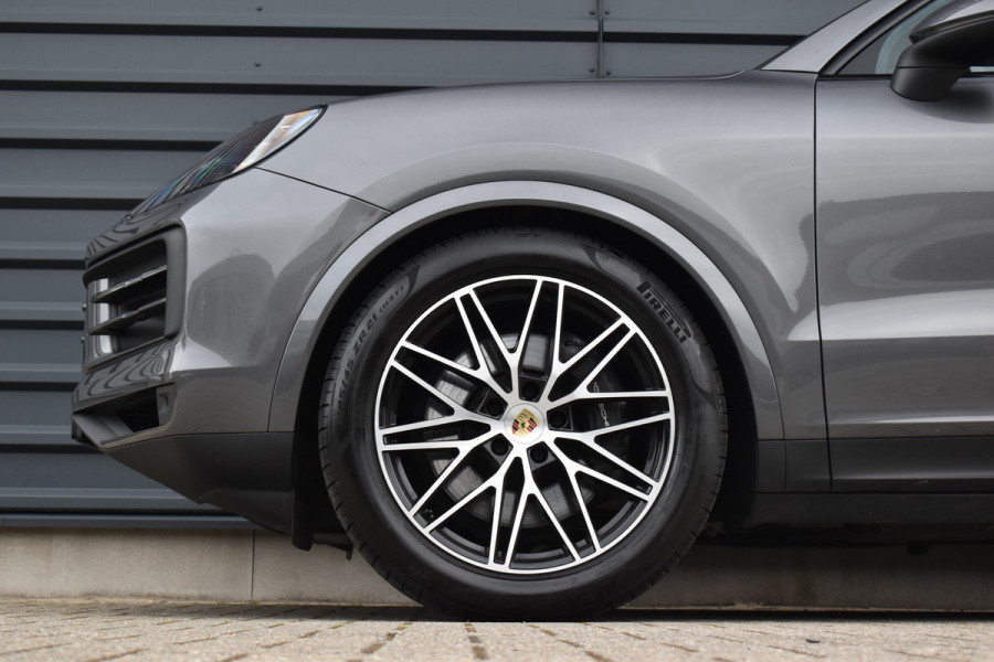 Porsche Cayenne 3.0 E-Hybrid 470pk Sport Chrono | Pano | Matrix | ACC | 21'' Wielen | Bose | Trekhaak | Orig. NL |