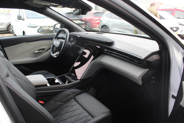 Ford Capri Premium Extended Range RWD 77 kWh | Panoramadak | 360 graden camera | Head up Display
