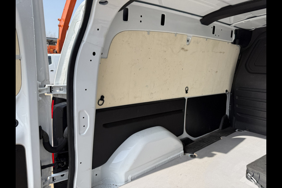 Mercedes-Benz eCitan 112 51kWh L2 Pro 284 WLTP 98,8% (SOH) MBUX Trekhaak 75kW Snelladen Apple Carplay Cruise Control Laadkabel