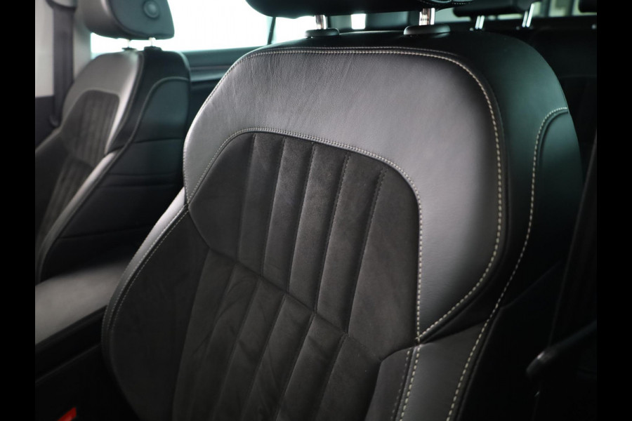 Škoda Superb Combi Business Edition Plus 1.5 TSI 150pk DSG-7 | Trekhaak | Adaptieve cruise controle | 18 inch | Elek. stoel | Voorstoelen en achterbank verwarmd