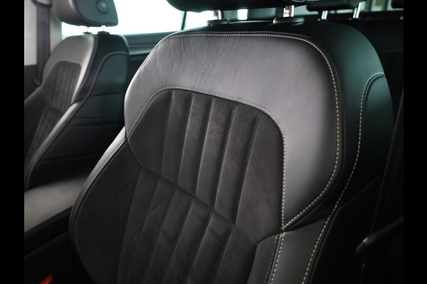Škoda Superb Combi Business Edition Plus 1.5 TSI 150pk DSG-7 | Trekhaak | Adaptieve cruise controle | 18 inch | Elek. stoel | Voorstoelen en achterbank verwarmd