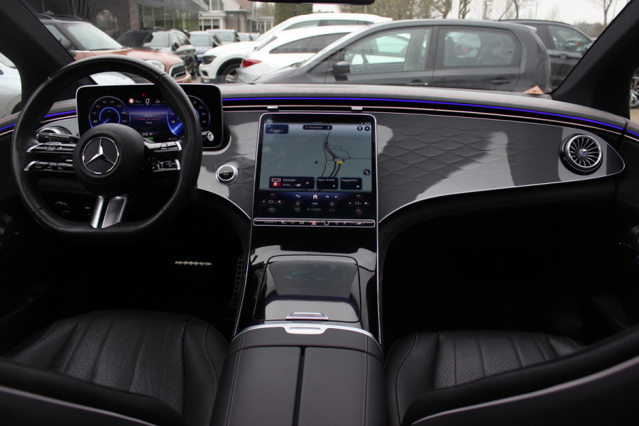 Mercedes-Benz EQE 350 AMG Line 89 kWh / SoH 95,7% / Panoramadak / Camera / Achterasbesturing / Head-up / Luxe Leder / Premium Plus-pakket / Stoelventilatie + Verwarming + Massage / Navigatie / Dodehoek / DAB / ACC