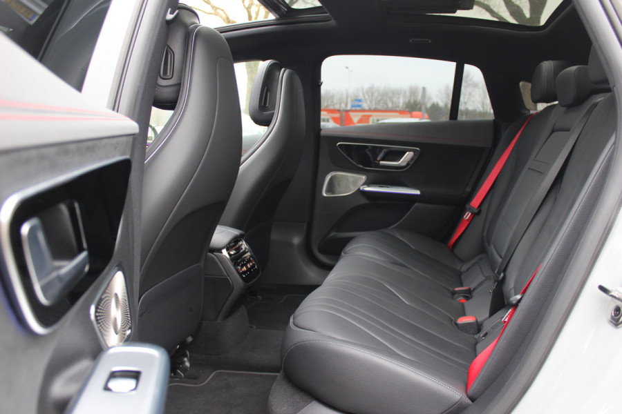Mercedes-Benz EQE 350 AMG Line 89 kWh / SoH 95,7% / Panoramadak / Camera / Achterasbesturing / Head-up / Luxe Leder / Premium Plus-pakket / Stoelventilatie + Verwarming + Massage / Navigatie / Dodehoek / DAB / ACC