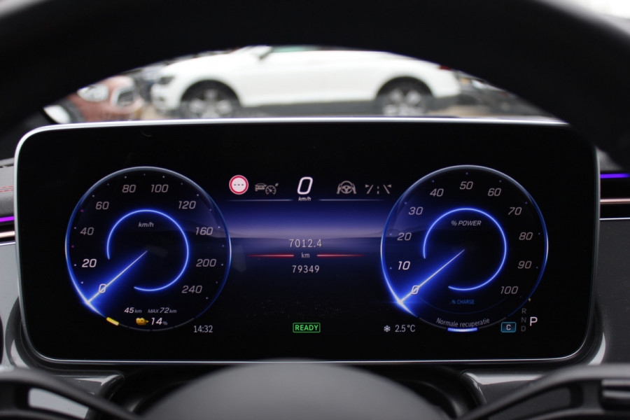 Mercedes-Benz EQE 350 AMG Line 89 kWh / SoH 95,7% / Panoramadak / Camera / Achterasbesturing / Head-up / Luxe Leder / Premium Plus-pakket / Stoelventilatie + Verwarming + Massage / Navigatie / Dodehoek / DAB / ACC