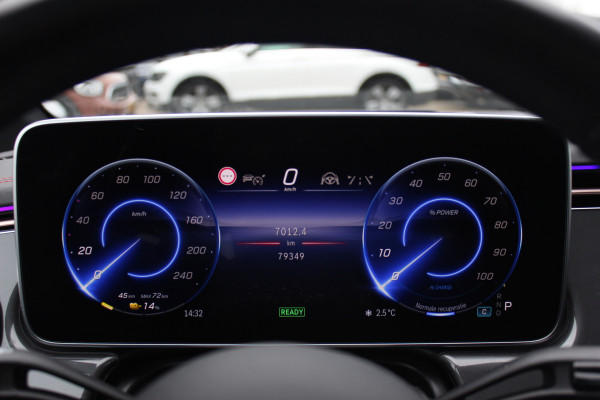 Mercedes-Benz EQE 350 AMG Line 89 kWh / SoH 95,7% / Panoramadak / Camera / Achterasbesturing / Head-up / Luxe Leder / Premium Plus-pakket / Stoelventilatie + Verwarming + Massage / Navigatie / Dodehoek / DAB / ACC