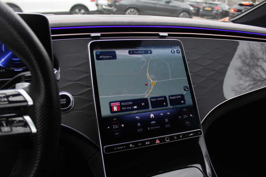 Mercedes-Benz EQE 350 AMG Line 89 kWh / SoH 95,7% / Panoramadak / Camera / Achterasbesturing / Head-up / Luxe Leder / Premium Plus-pakket / Stoelventilatie + Verwarming + Massage / Navigatie / Dodehoek / DAB / ACC