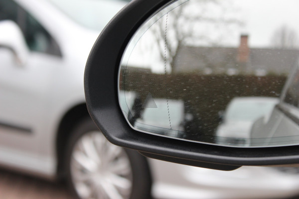 Mercedes-Benz EQE 350 AMG Line 89 kWh / SoH 95,7% / Panoramadak / Camera / Achterasbesturing / Head-up / Luxe Leder / Premium Plus-pakket / Stoelventilatie + Verwarming + Massage / Navigatie / Dodehoek / DAB / ACC